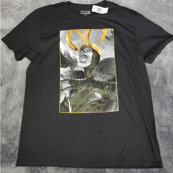 Marvel LOKI GOLDEN HORNS Black T-Shirt - Picture 1 of 2